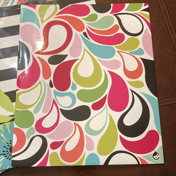 Set of 5 Studio C, “The Sugarland Collection” printed folders. - Picture 4 of 11